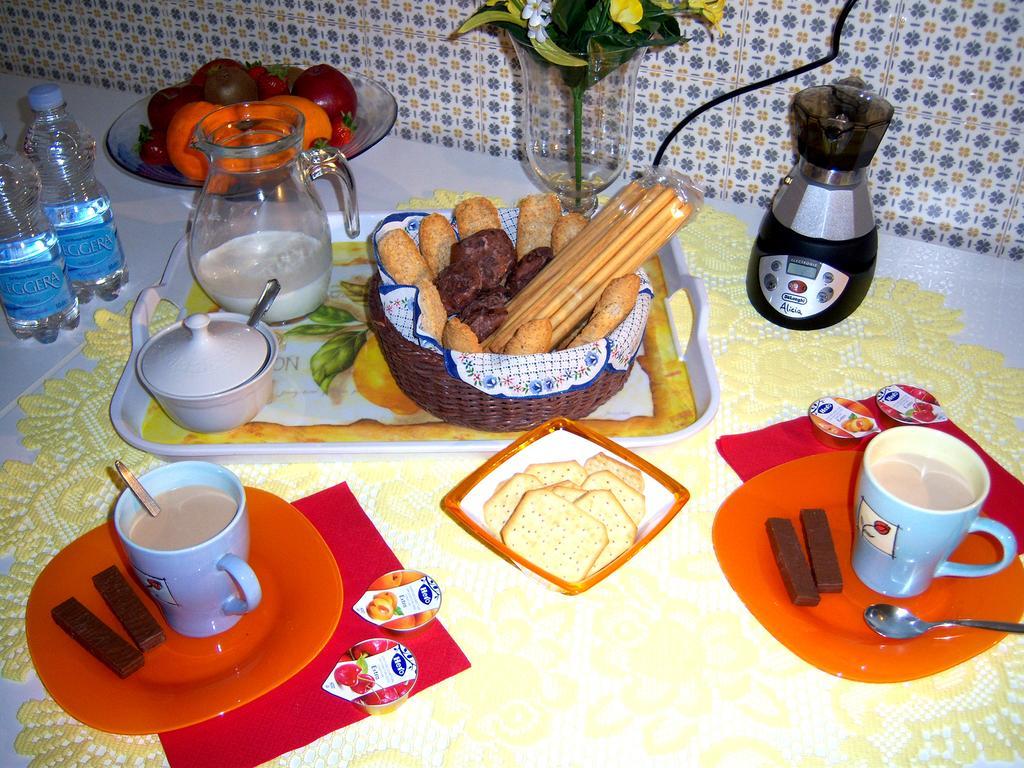 Bed And Breakfast Geckos Brindisi Bagian luar foto