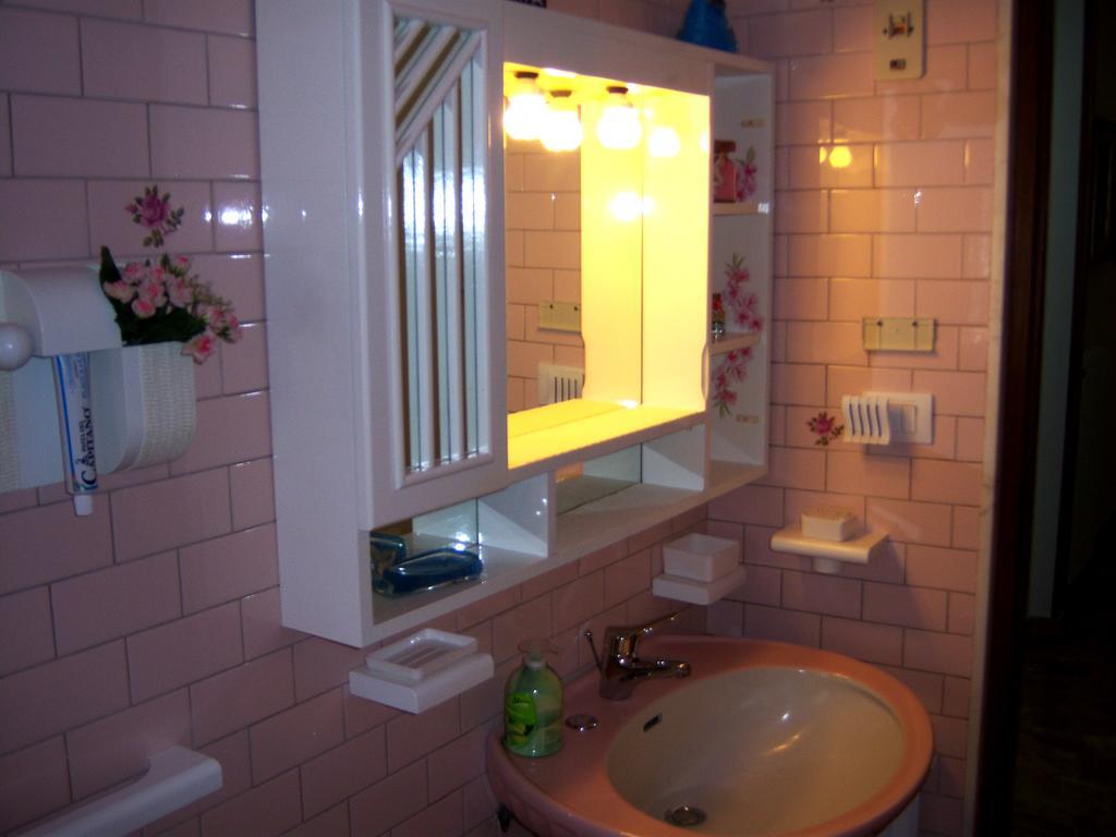 Bed And Breakfast Geckos Brindisi Bagian luar foto