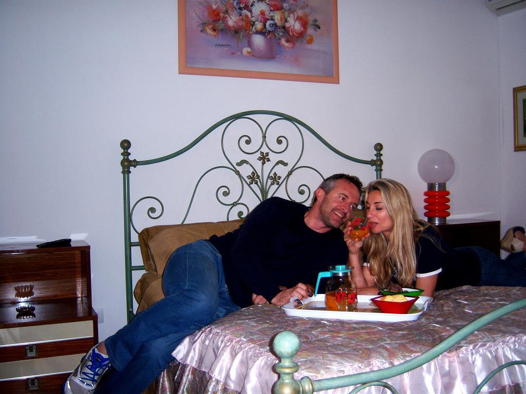 Bed And Breakfast Geckos Brindisi Bagian luar foto