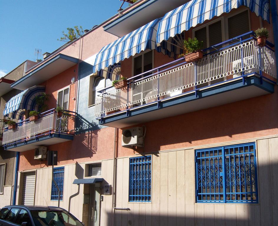 Bed And Breakfast Geckos Brindisi Bagian luar foto