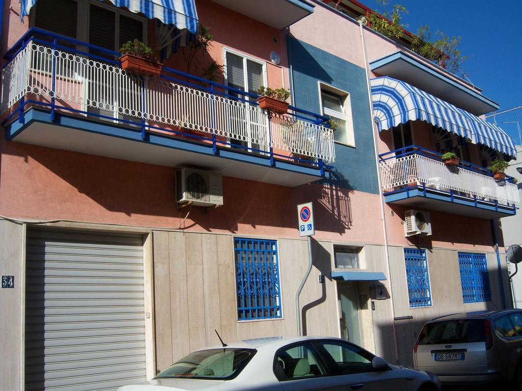 Bed And Breakfast Geckos Brindisi Bagian luar foto